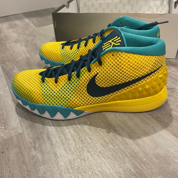 kyrie 1 - Picture 2 of 5
